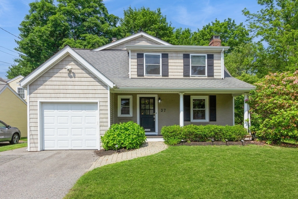 37 Philbrick Rd, Newton, Massachusetts, 5 Bedrooms Bedrooms, 9 Rooms Rooms,3.5 BathroomsBathrooms,Residential Lease,For Rent,Philbrick Rd,73515662