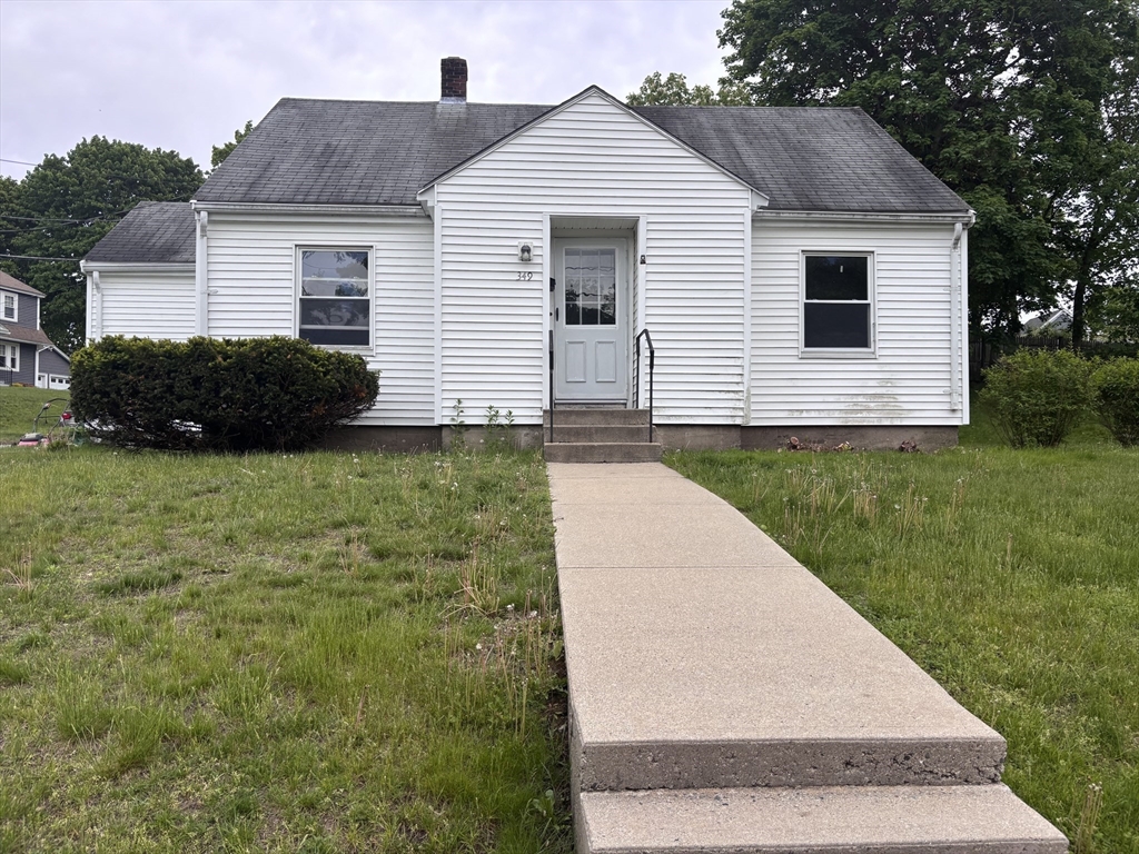 349 Oak St, Clinton, Massachusetts, 2 Bedrooms Bedrooms, 6 Rooms Rooms,1 BathroomBathrooms,Residential,For Sale,Oak St,73515683