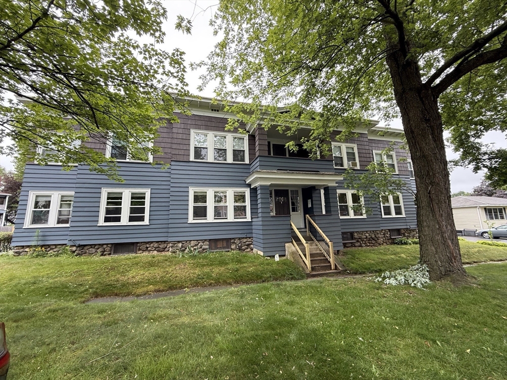 1 Samoset Rd, Worcester, Massachusetts, 1 Bedroom Bedrooms, 5 Rooms Rooms,1 BathroomBathrooms,Residential Lease,For Rent,Samoset Rd,73515692