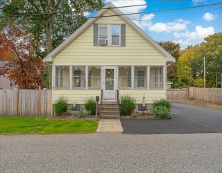 34 Julian Rd, Randolph, Massachusetts, 4 Bedrooms Bedrooms, 6 Rooms Rooms,1 BathroomBathrooms,Residential Lease,For Rent,Julian Rd,73515703