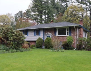 15 Dakota Dr, Chelmsford, Massachusetts, 5 Bedrooms Bedrooms, 11 Rooms Rooms,2 BathroomsBathrooms,Residential,For Sale,Dakota Dr,73515736