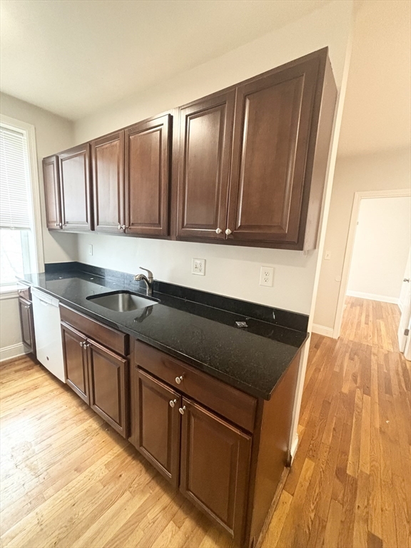 2 Webster Street, Malden, Massachusetts, 2 Bedrooms Bedrooms, 4 Rooms Rooms,1 BathroomBathrooms,Residential Lease,For Rent,Webster Street,73515743
