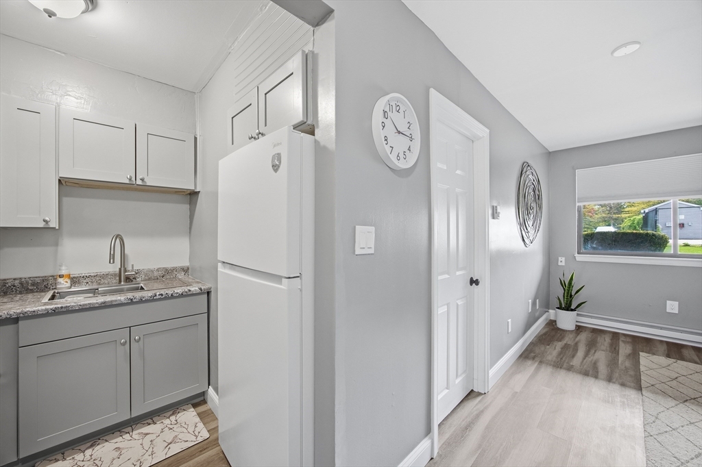 16 Arizona Ter, Arlington, Massachusetts, 1 Bedroom Bedrooms, 3 Rooms Rooms,1 BathroomBathrooms,Residential,For Sale,Arizona Ter,73515764