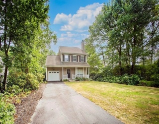 21 Farrington St, Foxboro, Massachusetts, 2 Bedrooms Bedrooms, 5 Rooms Rooms,2.5 BathroomsBathrooms,Residential Lease,For Rent,Farrington St,73515771