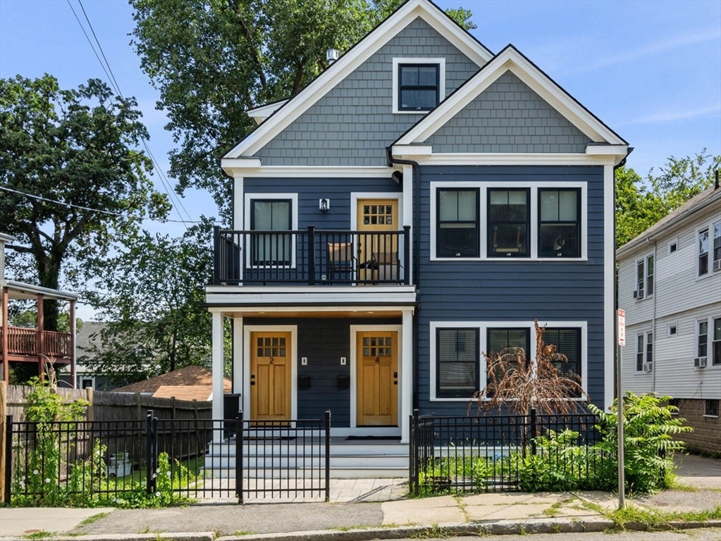 4 Crossman St, Boston, Massachusetts, 4 Bedrooms Bedrooms, 8 Rooms Rooms,3 BathroomsBathrooms,Residential,For Sale,Crossman St,73482206