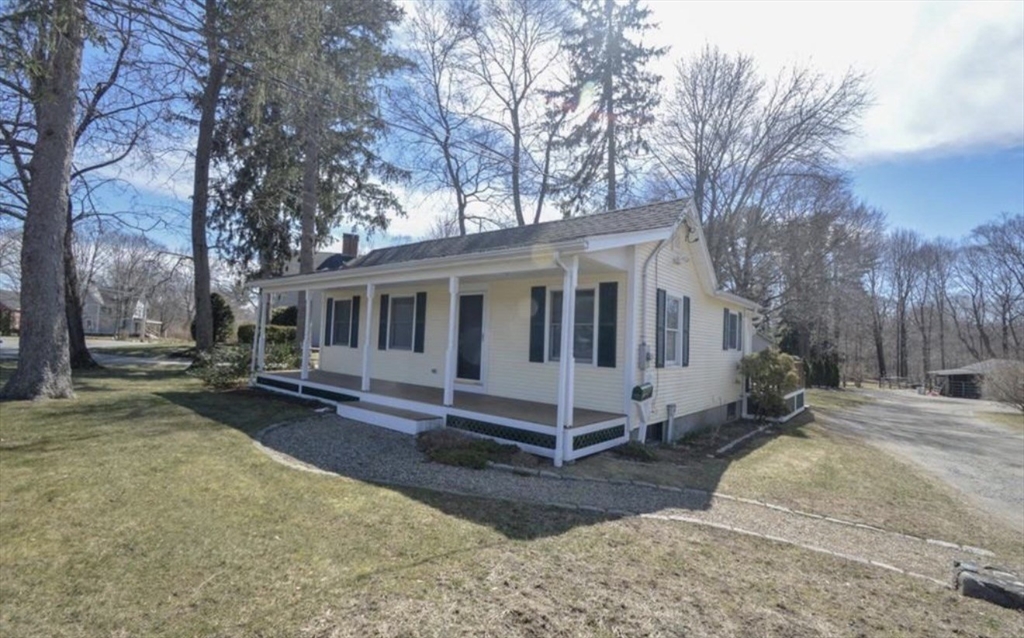 0 Asbury Street, Hamilton, Massachusetts, 2 Bedrooms Bedrooms, 6 Rooms Rooms,1 BathroomBathrooms,Residential Lease,For Rent,Asbury Street,73474055