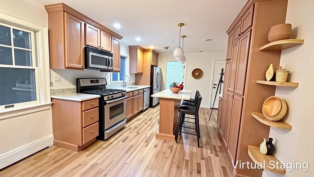 121 Sciarappa St, Cambridge, Massachusetts, 3 Bedrooms Bedrooms, 6 Rooms Rooms,1 BathroomBathrooms,Residential Lease,For Rent,Sciarappa St,73515787