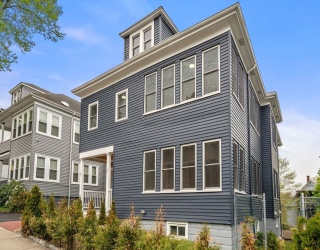 21-23 Westmore Road, Boston, Massachusetts, 6 Bedrooms Bedrooms, 13 Rooms Rooms,2 BathroomsBathrooms,Residential Income,For Sale,Westmore Road,73515802