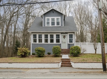 576 Walpole St, Norwood, Massachusetts, 3 Bedrooms Bedrooms, 6 Rooms Rooms,1.5 BathroomsBathrooms,Residential,For Sale,Walpole St,73494105 576 Walpole St, Norwood, Massachusetts, 3 Bedrooms Bedrooms, 6 Rooms Rooms,1.5 BathroomsBathrooms,Residential,For Sale,Walpole St,73494105