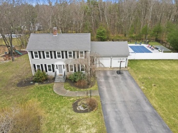 12 Patriot Drive, Walpole, Massachusetts, 4 Bedrooms Bedrooms, 12 Rooms Rooms,3 BathroomsBathrooms,Residential,For Sale,Patriot Drive,73493939