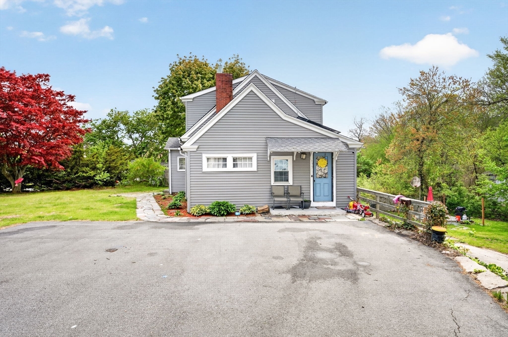 177 Cowesett Ave, West Warwick, Rhode Island, 4 Bedrooms Bedrooms, 7 Rooms Rooms,3.5 BathroomsBathrooms,Residential,For Sale,Cowesett Ave,73515897