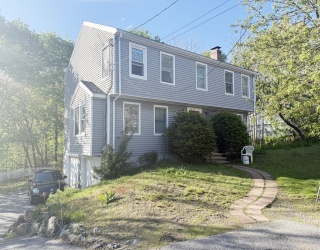14 Kings Ct., Arlington, Massachusetts, 4 Bedrooms Bedrooms, 12 Rooms Rooms,2.5 BathroomsBathrooms,Residential Lease,For Rent,Kings Ct.,73515927