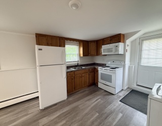 165 Bolton Street, Lancaster, Massachusetts, 1 Bedroom Bedrooms, 3 Rooms Rooms,1 BathroomBathrooms,Residential Lease,For Rent,Bolton Street,73515929