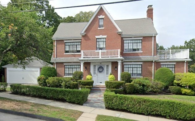 51 Elm Street, Belmont, Massachusetts, 4 Bedrooms Bedrooms, 9 Rooms Rooms,3.5 BathroomsBathrooms,Residential Lease,For Rent,Elm Street,73515934