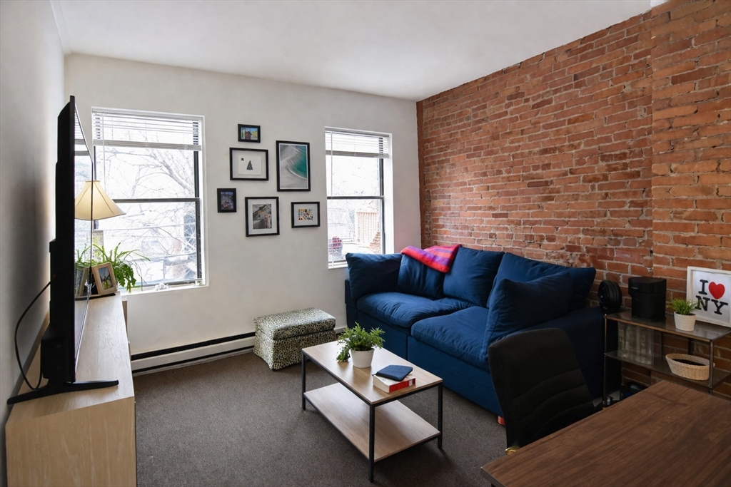 47 Hemenway Street, Boston, Massachusetts, 1 Bedroom Bedrooms, 2 Rooms Rooms,1 BathroomBathrooms,Residential Lease,For Rent,Hemenway Street,73515952