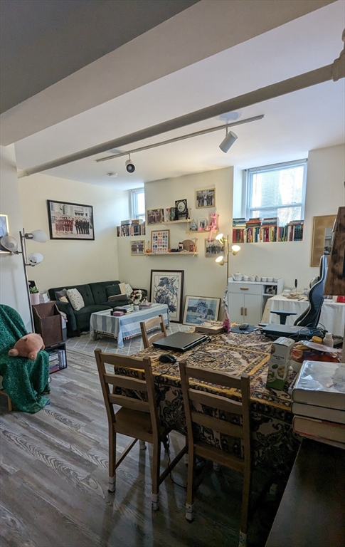 9A Summit, Brookline, Massachusetts, 1 Bedroom Bedrooms, 3 Rooms Rooms,1 BathroomBathrooms,Residential Lease,For Rent,Summit,73515963