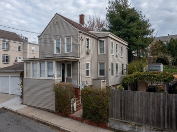 89 Oak Street, Fall River, Massachusetts, 6 Bedrooms Bedrooms, 10 Rooms Rooms,2 BathroomsBathrooms,Residential Income,For Sale,Oak Street,73515988