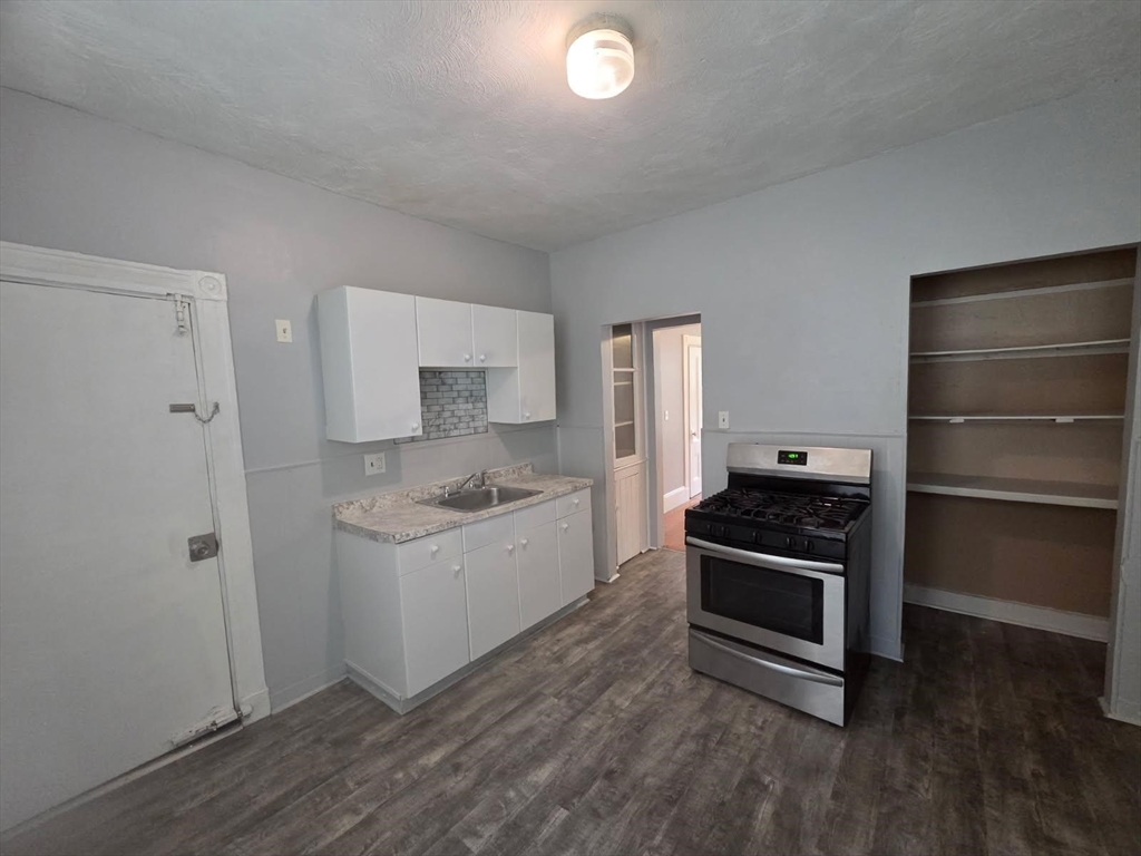 57 Cushing, Boston, Massachusetts, 2 Bedrooms Bedrooms, 4 Rooms Rooms,1 BathroomBathrooms,Residential Lease,For Rent,Cushing,73516012