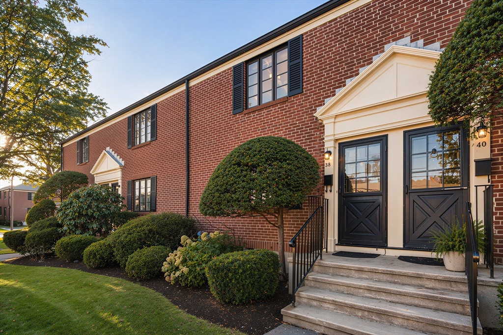 38 Grant Ave, Watertown, Massachusetts, 2 Bedrooms Bedrooms, 5 Rooms Rooms,1 BathroomBathrooms,Residential,For Sale,Grant Ave,73506729