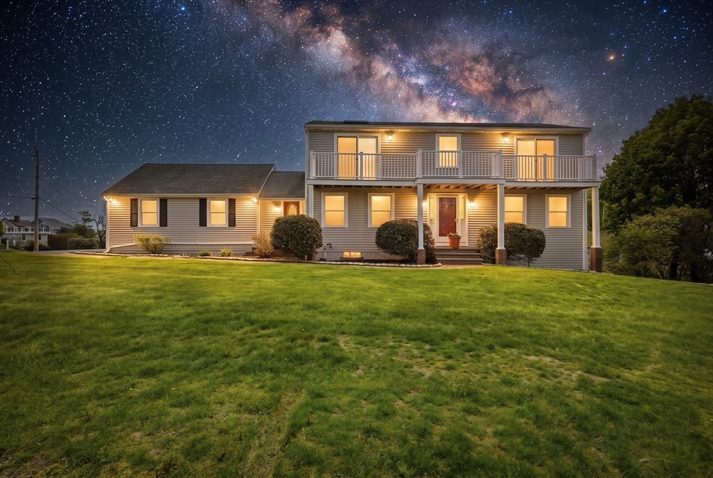 50 Harborview Rd, Hull, Massachusetts, 4 Bedrooms Bedrooms, 8 Rooms Rooms,3.5 BathroomsBathrooms,Residential,For Sale,Harborview Rd,73516047