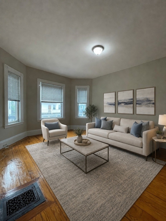 100 Lonsdale St., Boston, Massachusetts, 2 Bedrooms Bedrooms, 4 Rooms Rooms,1 BathroomBathrooms,Residential Lease,For Rent,Lonsdale St.,73516072