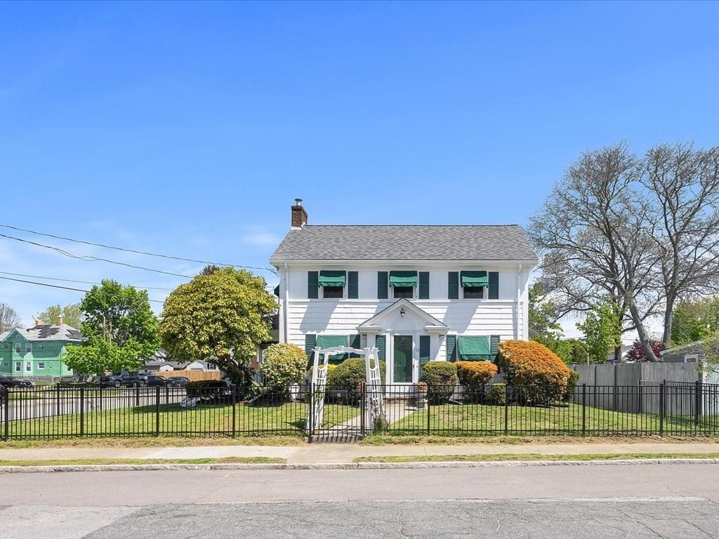 12 Goddard, Fall River, Massachusetts, 3 Bedrooms Bedrooms, 6 Rooms Rooms,1 BathroomBathrooms,Residential,For Sale,Goddard,73516010