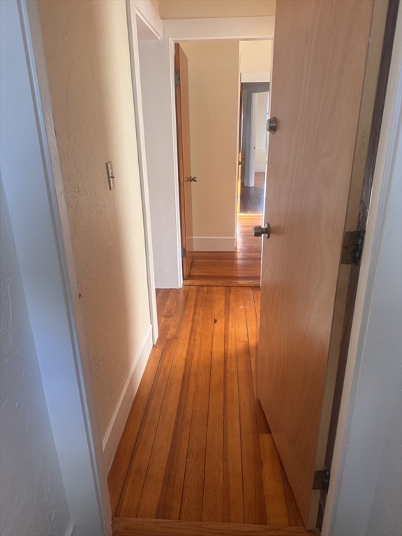 197 Sheridan Ave, Medford, Massachusetts, 3 Bedrooms Bedrooms, 6 Rooms Rooms,1 BathroomBathrooms,Residential Lease,For Rent,Sheridan Ave,73516078
