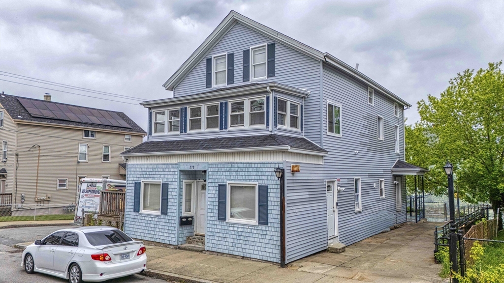 278 Division St, Fall River, Massachusetts, 7 Bedrooms Bedrooms, 16 Rooms Rooms,4 BathroomsBathrooms,Residential Income,For Sale,Division St,73516113