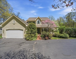 19 Pine Street, Rehoboth, Massachusetts, 4 Bedrooms Bedrooms, 11 Rooms Rooms,2.5 BathroomsBathrooms,Residential,For Sale,Pine Street,73516115