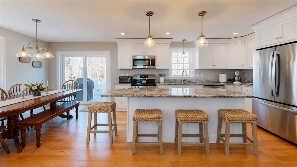 287 Wareham, Middleboro, Massachusetts, 4 Bedrooms Bedrooms, 7 Rooms Rooms,3 BathroomsBathrooms,Residential,For Sale,Wareham,73511717