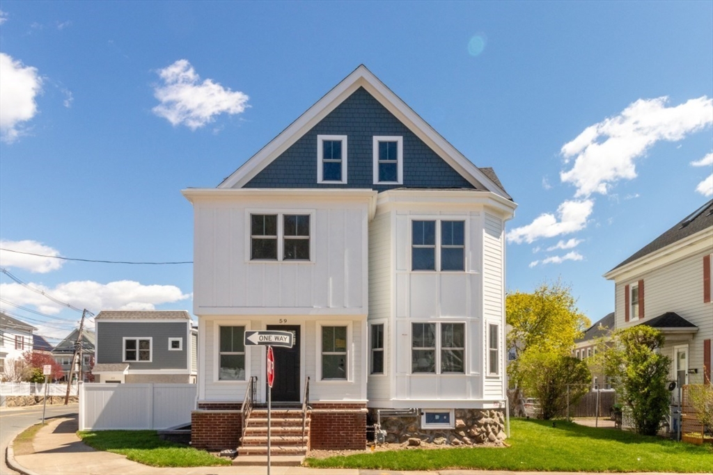 59-61 Wellington St, Waltham, Massachusetts, 8 Bedrooms Bedrooms, 21 Rooms Rooms,7.5 BathroomsBathrooms,Residential Income,For Sale,Wellington St,73516093