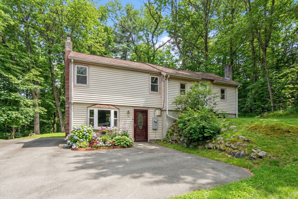 15 Yale Rd, Hopkinton, Massachusetts, 3 Bedrooms Bedrooms, 5 Rooms Rooms,1 BathroomBathrooms,Residential,For Sale,Yale Rd,73492728