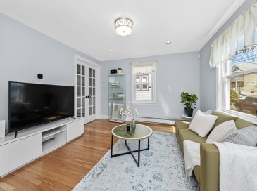 33 Bromfield Steet, Watertown, Massachusetts, 2 Bedrooms Bedrooms, 5 Rooms Rooms,1 BathroomBathrooms,Residential,For Sale,Bromfield Steet,73493970