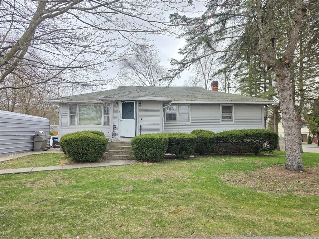 3 Hampton, Worcester, Massachusetts, 3 Bedrooms Bedrooms, 6 Rooms Rooms,1.5 BathroomsBathrooms,Residential,For Sale,Hampton,73500753