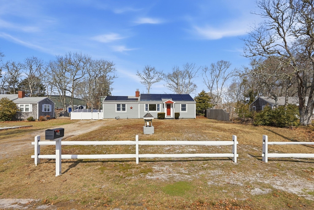26 Howes Rd, Yarmouth, Massachusetts, 3 Bedrooms Bedrooms, 5 Rooms Rooms,1 BathroomBathrooms,Residential,For Sale,Howes Rd,73491284