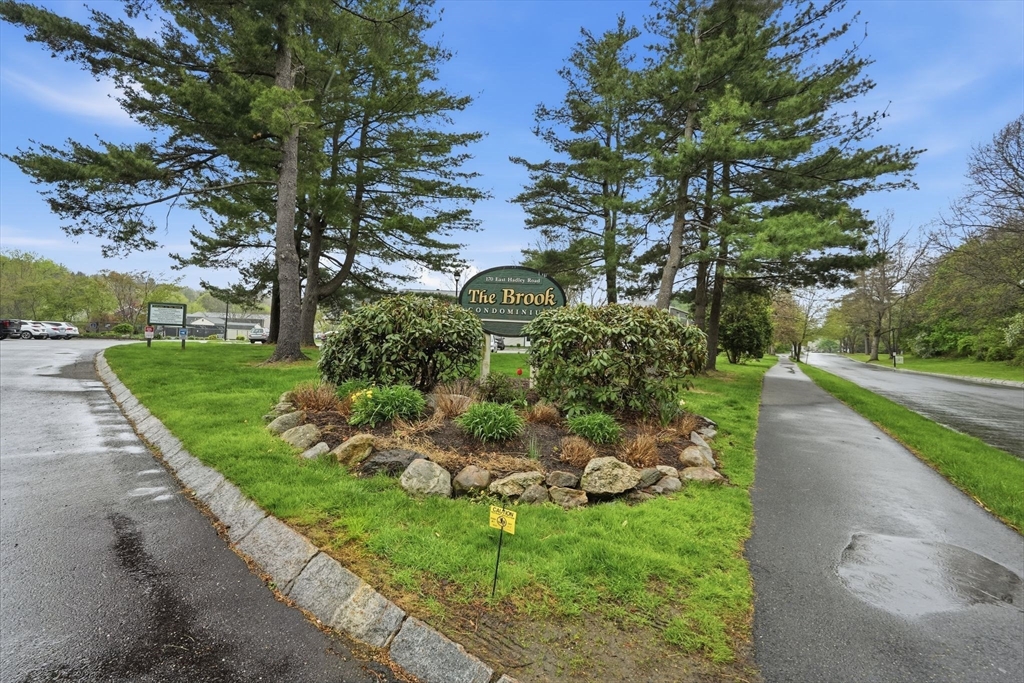 170 E Hadley Rd, Amherst, Massachusetts, 2 Bedrooms Bedrooms, 4 Rooms Rooms,1.5 BathroomsBathrooms,Residential,For Sale,E Hadley Rd,73516121