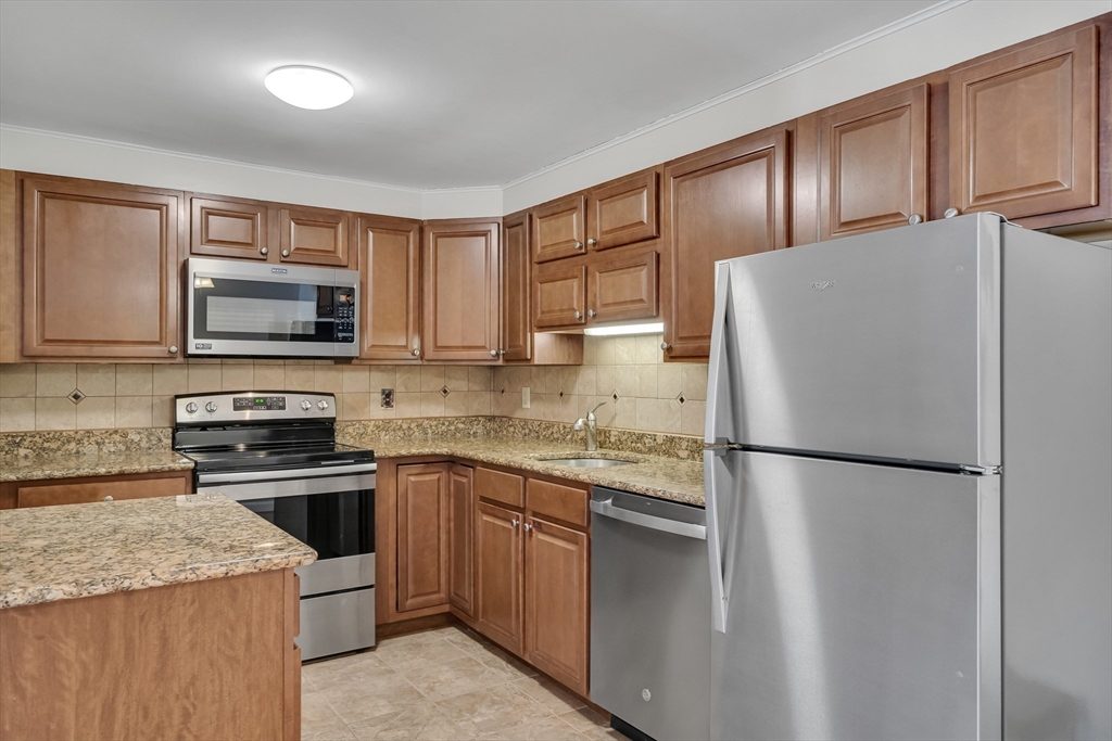 8 Old Colony Lane, Arlington, Massachusetts, 1 Bedroom Bedrooms, 3 Rooms Rooms,1 BathroomBathrooms,Residential Lease,For Rent,Old Colony Lane,73516168