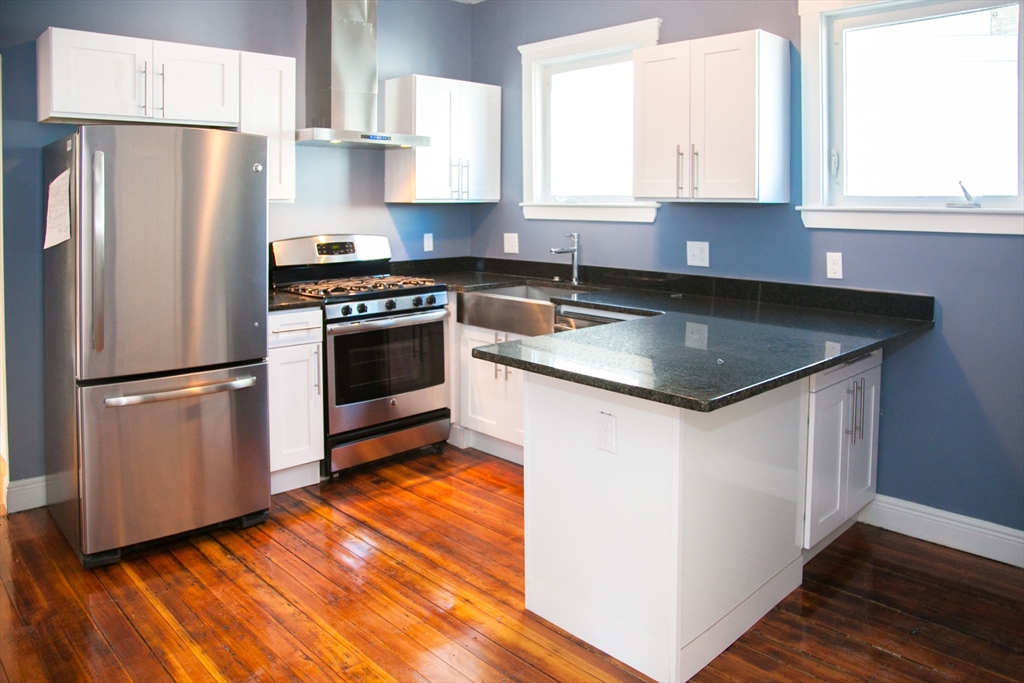 376 Prospect, Cambridge, Massachusetts, 5 Bedrooms Bedrooms, 7 Rooms Rooms,1 BathroomBathrooms,Residential Lease,For Rent,Prospect,73516180