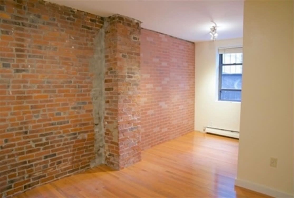 601 Tremont Street, Boston, Massachusetts, 2 Bedrooms Bedrooms, 4 Rooms Rooms,1 BathroomBathrooms,Residential Lease,For Rent,Tremont Street,73516194