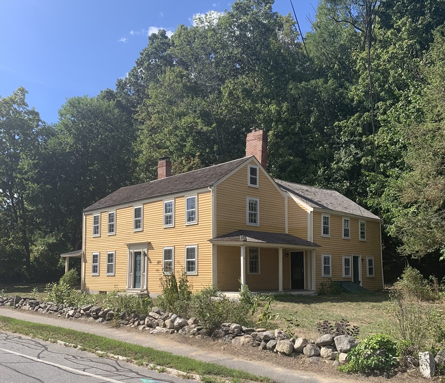 663 Lexington Rd, Concord, Massachusetts, 3 Bedrooms Bedrooms, 7 Rooms Rooms,1 BathroomBathrooms,Residential Lease,For Rent,Lexington Rd,73516321