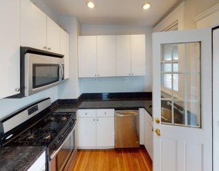 116 Gladstone Street, Boston, Massachusetts, 3 Bedrooms Bedrooms, 6 Rooms Rooms,1 BathroomBathrooms,Residential Lease,For Rent,Gladstone Street,73516313