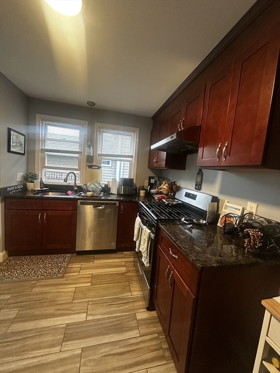 100 Colby Rd, Quincy, Massachusetts, 3 Bedrooms Bedrooms, 5 Rooms Rooms,1 BathroomBathrooms,Residential Lease,For Rent,Colby Rd,73516328