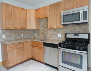 39 Paris Street, Medford, Massachusetts, 3 Bedrooms Bedrooms, 5 Rooms Rooms,1 BathroomBathrooms,Residential Lease,For Rent,Paris Street,73516196
