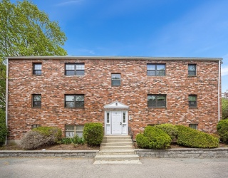 8 Jackson St, Quincy, Massachusetts, 2 Bedrooms Bedrooms, 4 Rooms Rooms,1 BathroomBathrooms,Residential,For Sale,Jackson St,73516206