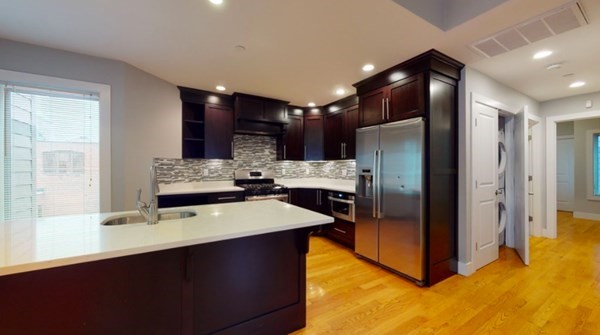 41 W 2nd Street, Boston, Massachusetts, 2 Bedrooms Bedrooms, 4 Rooms Rooms,2 BathroomsBathrooms,Residential Lease,For Rent,W 2nd Street,73516218
