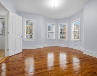 42-46 Wyeth St, Malden, Massachusetts, 3 Bedrooms Bedrooms, 6 Rooms Rooms,1 BathroomBathrooms,Residential Lease,For Rent,Wyeth St,73516223