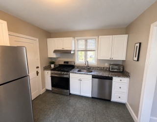 147 Summer, Watertown, Massachusetts, 2 Bedrooms Bedrooms, 2 Rooms Rooms,1 BathroomBathrooms,Residential Lease,For Rent,Summer,73516232