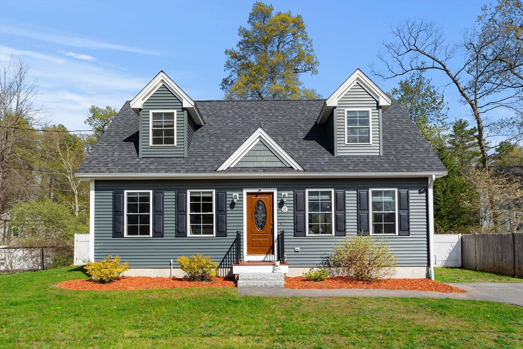 32 Dennison Ave, Salem, New Hampshire, 2 Bedrooms Bedrooms, 7 Rooms Rooms,1.5 BathroomsBathrooms,Residential,For Sale,Dennison Ave,73516255