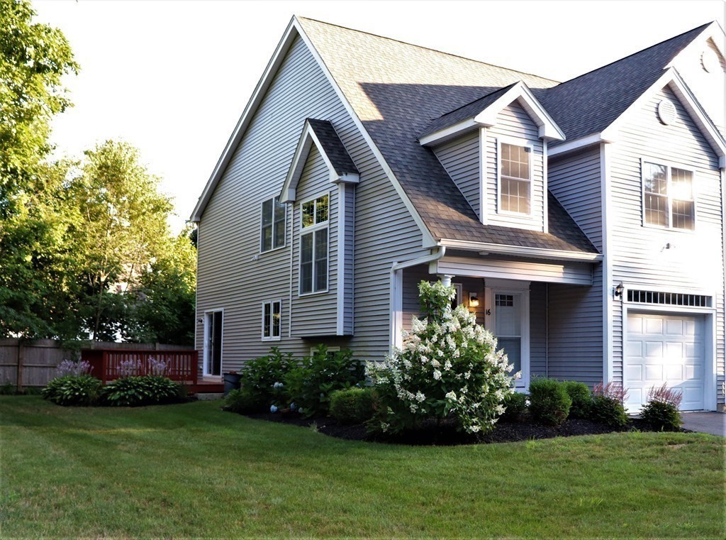 16 Tuckerdale, Millis, Massachusetts, 3 Bedrooms Bedrooms, 8 Rooms Rooms,2.5 BathroomsBathrooms,Residential Lease,For Rent,Tuckerdale,73516277