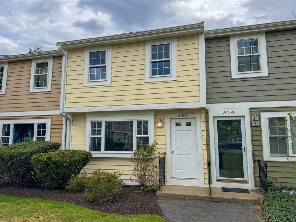3 Lydon Ln, Halifax, Massachusetts, 2 Bedrooms Bedrooms, 4 Rooms Rooms,1.5 BathroomsBathrooms,Residential,For Sale,Lydon Ln,73516276